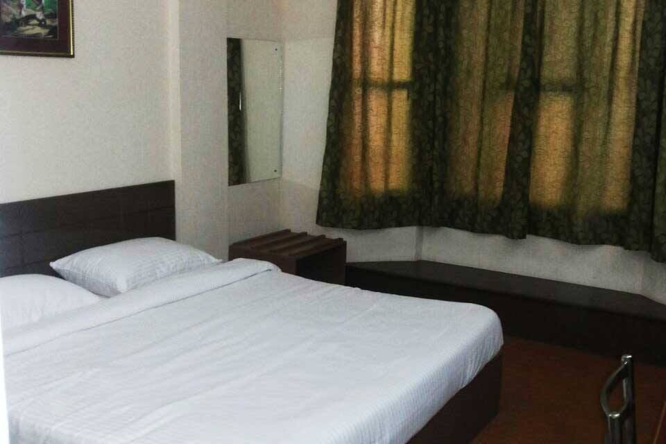 undefined Hotel Esquire 5