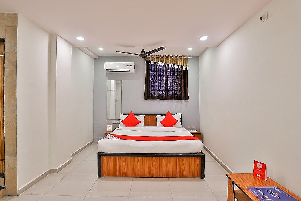 OYO 16675 Hotel Krishna Inn Standard Double Room 5