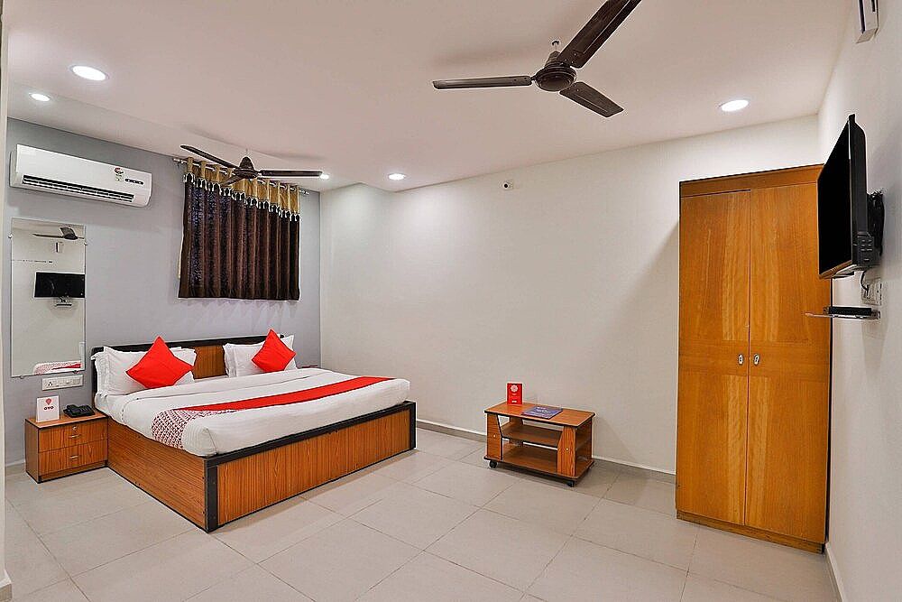 OYO 16675 Hotel Krishna Inn Standard Double Room 4