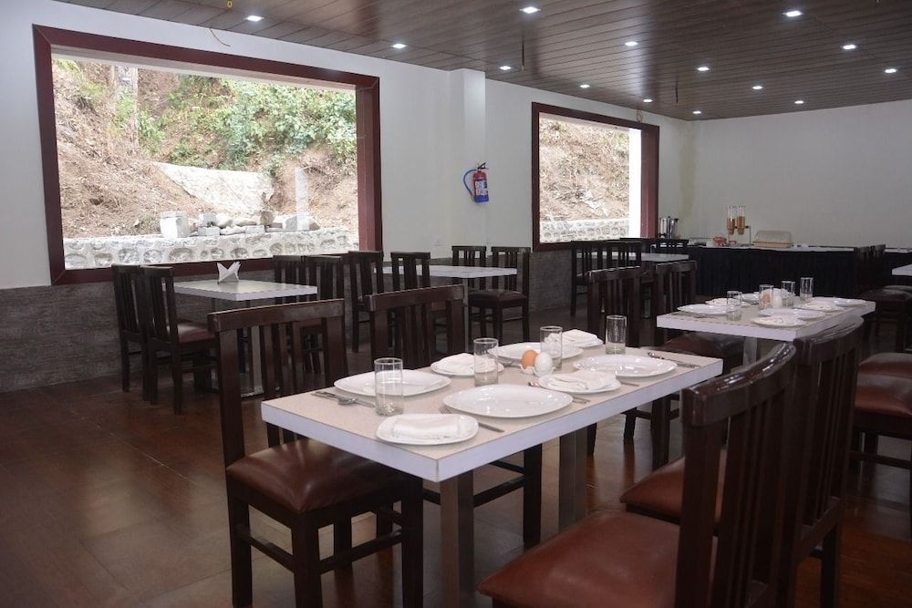 undefined Corbett Mist Resorts 10