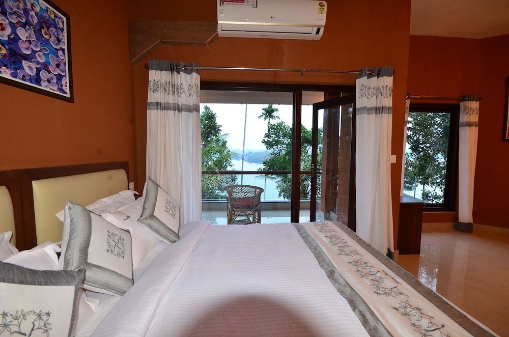 Luxury Room, 1 Bedroom, Lake View