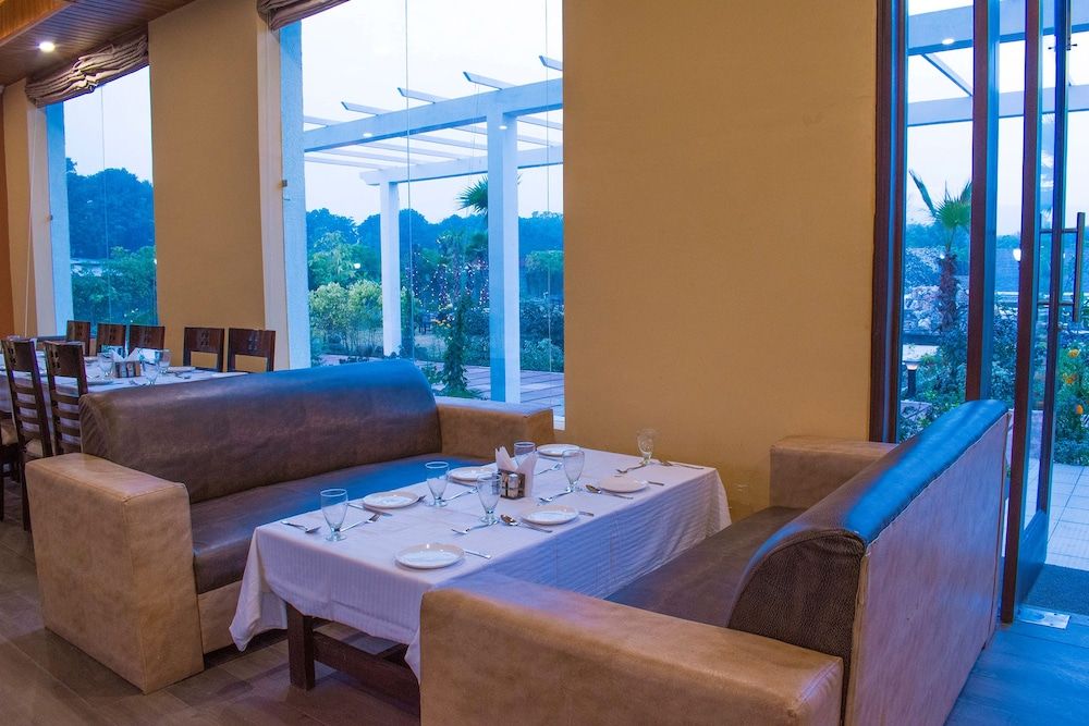 undefined The Darien Resort 6