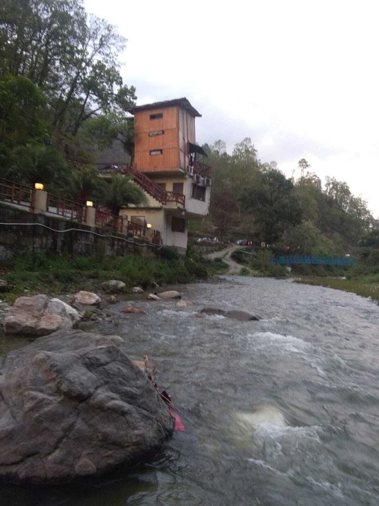 The Corbett Downtown Resort Cottage 5