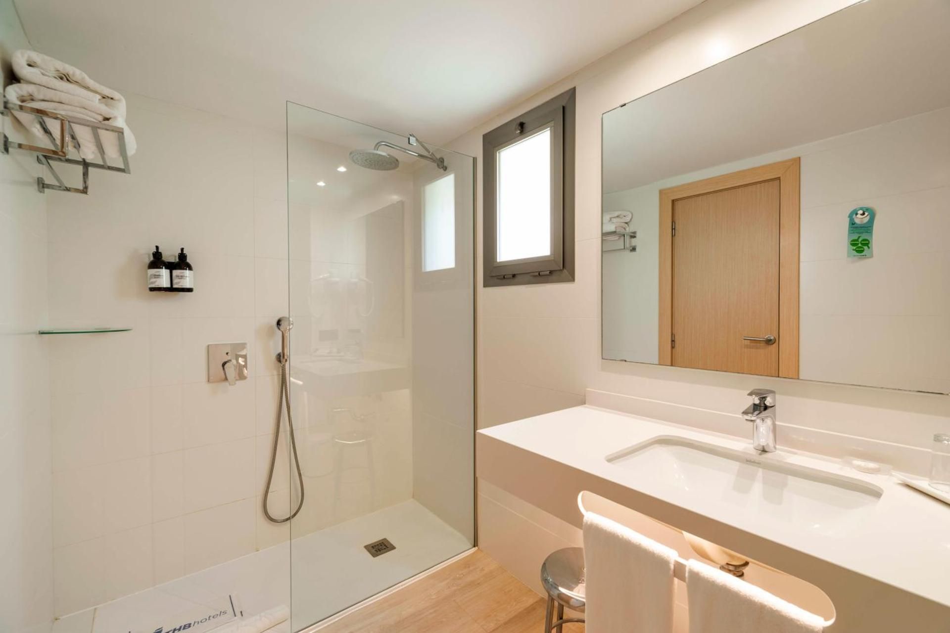 One-Bedroom Standard Apartment