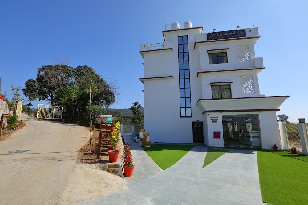 Charekh Food & Forest Resort 