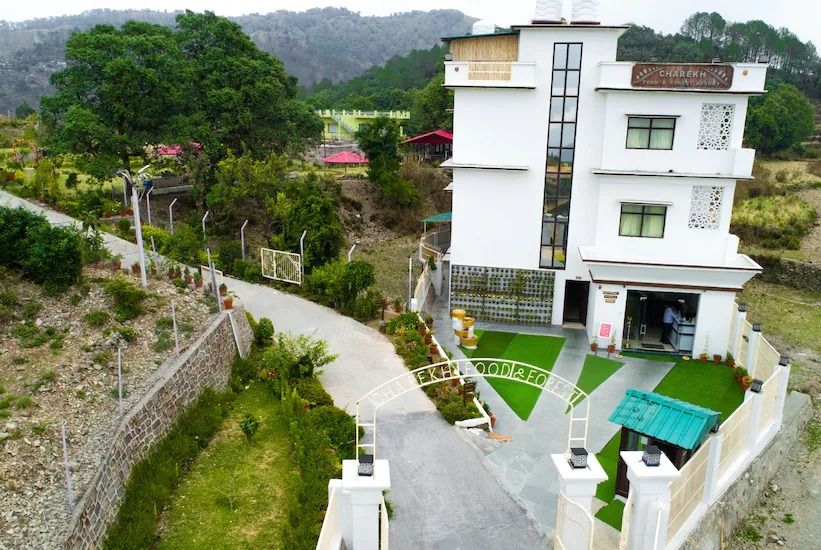 Charekh Food & Forest Resort Deluxe Room 4