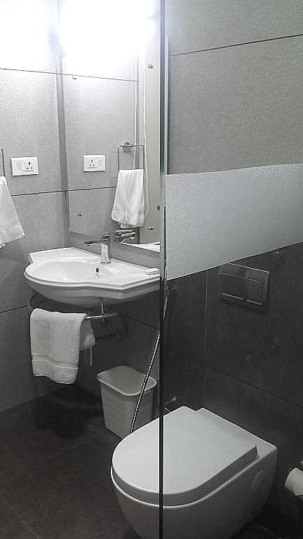 Abad Brookside Wayanad Cottage with Garden View 5