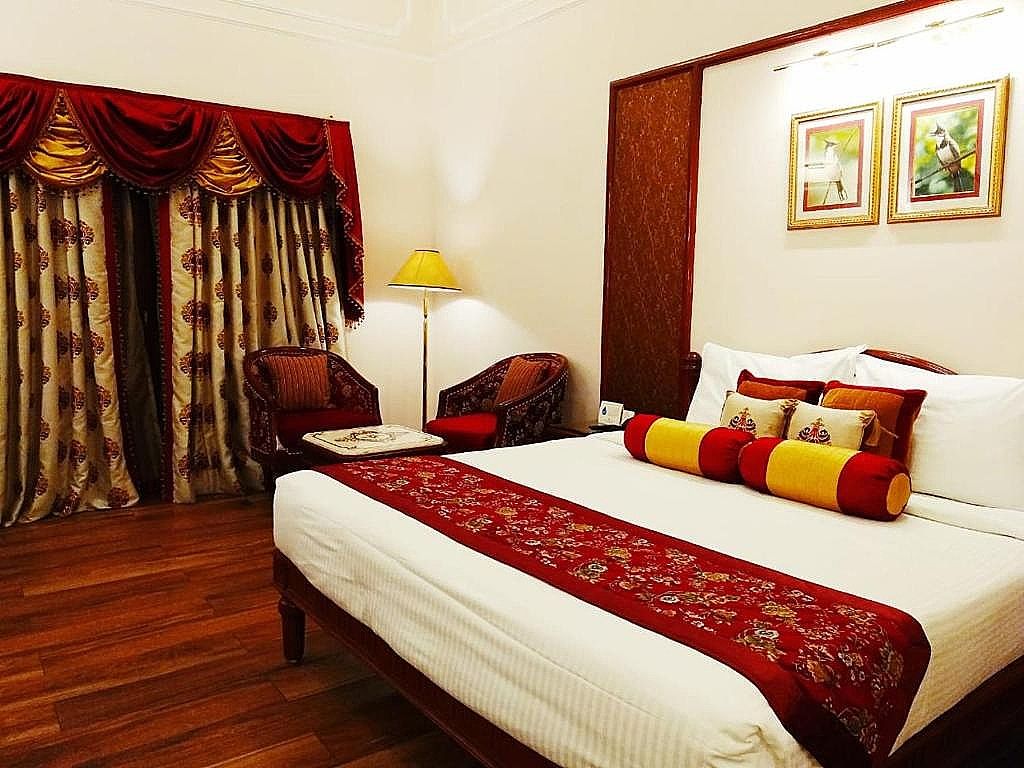 Noor-Us-Sabah Palace Royal Club Room 3