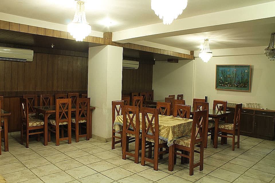 Food & Dining