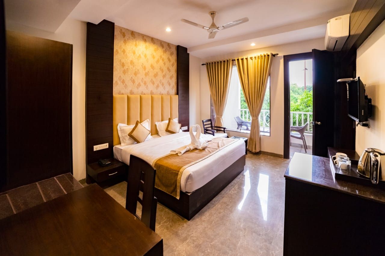 Super Deluxe Room With Attached Balcony