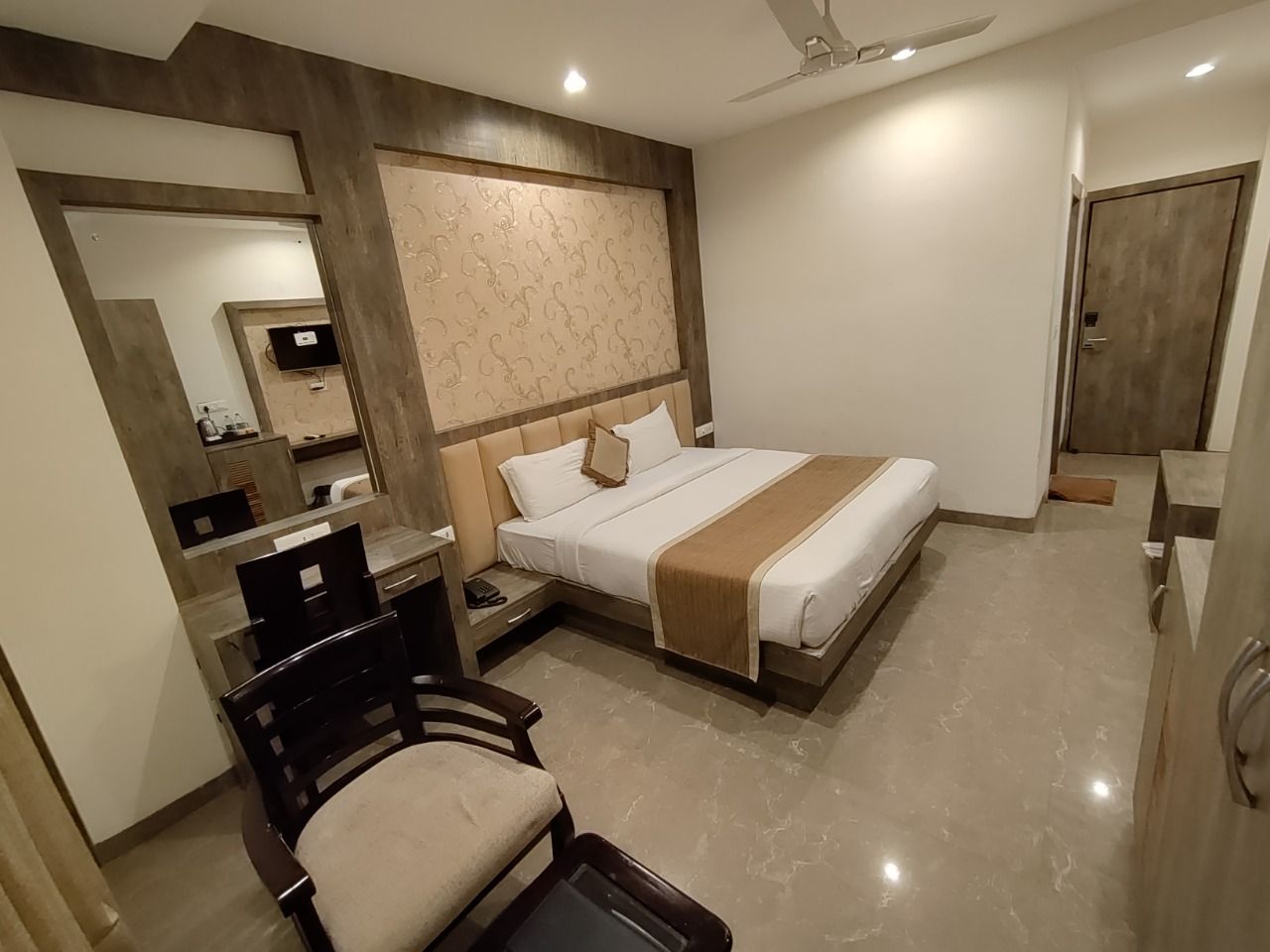 La Savanna by DL Hotels & Resorts Deluxe Room 2