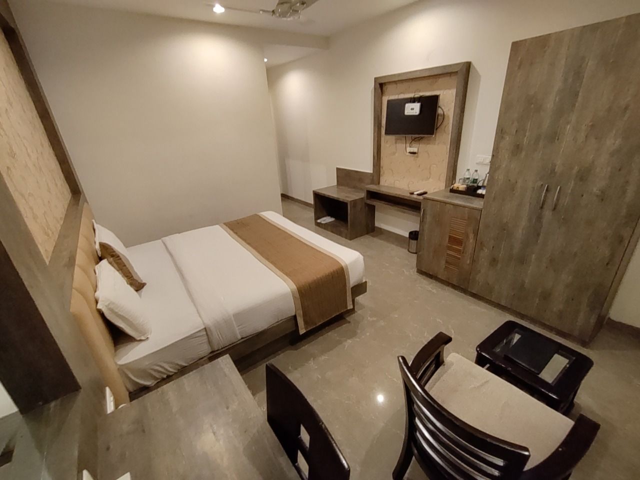 La Savanna by DL Hotels & Resorts Deluxe Room 7