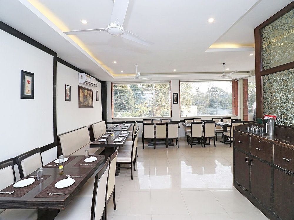 undefined OYO 27921 Hotel Shalimar 6