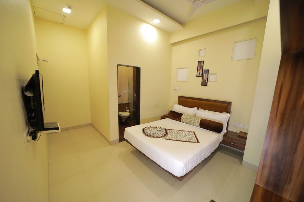 Vijaya Tej Clarks Inn Standard Double Room, 1 Double Bed
