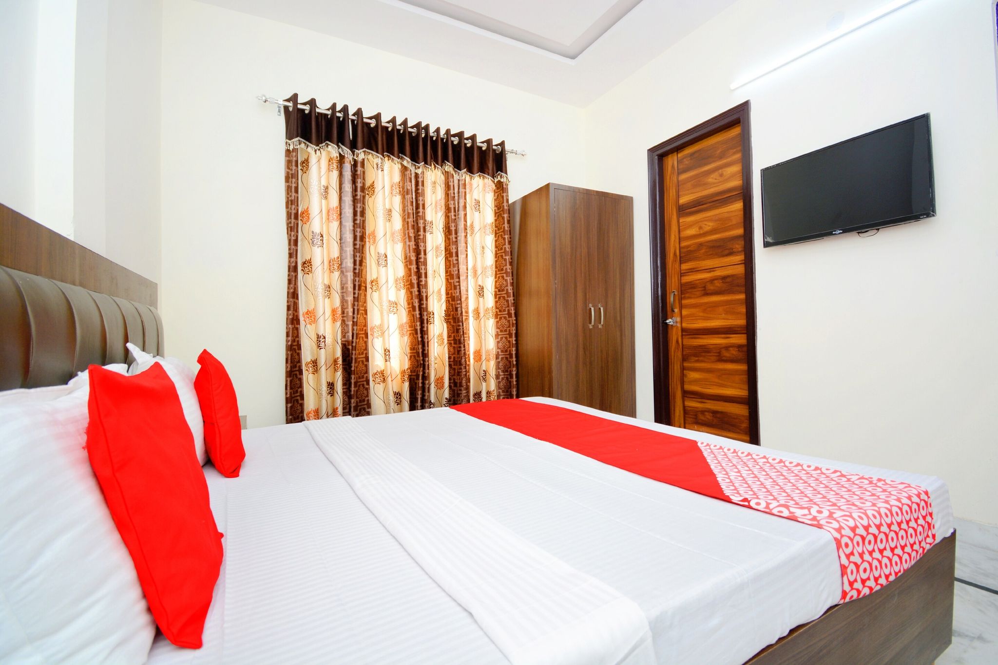 OYO Flagship 38787 Hotel Red Rose Classic 15