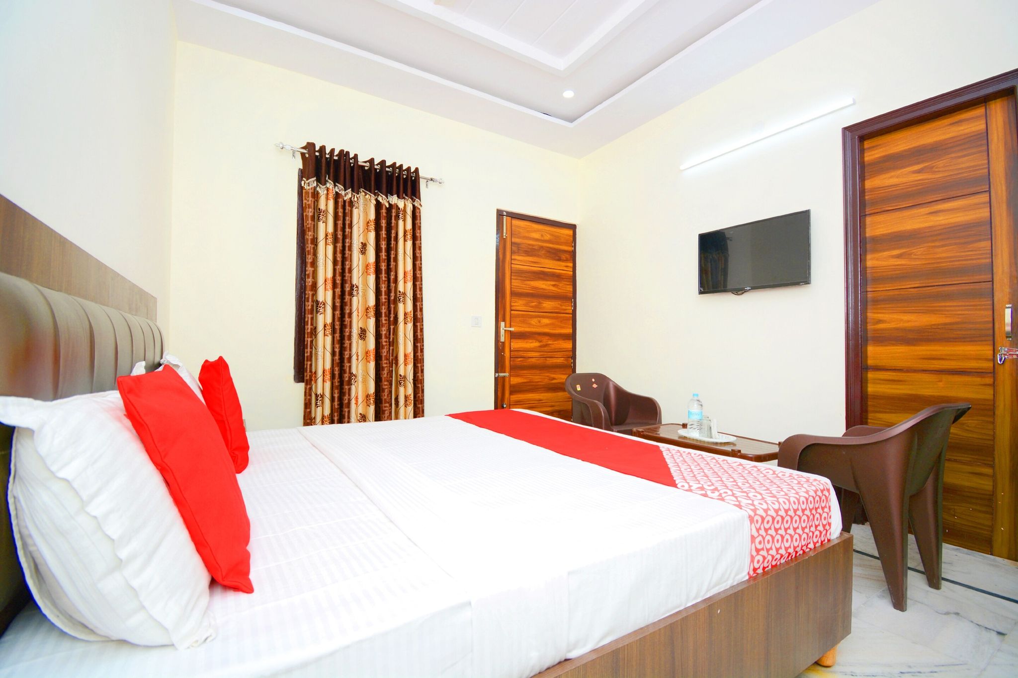 OYO Flagship 38787 Hotel Red Rose Classic 16