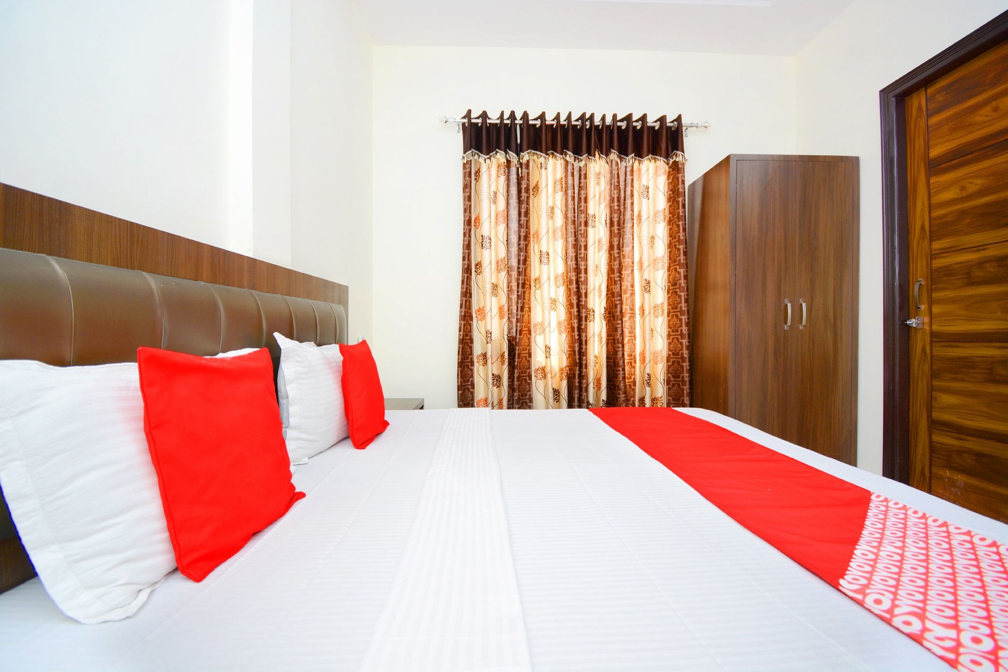 OYO Flagship 38787 Hotel Red Rose Classic 18