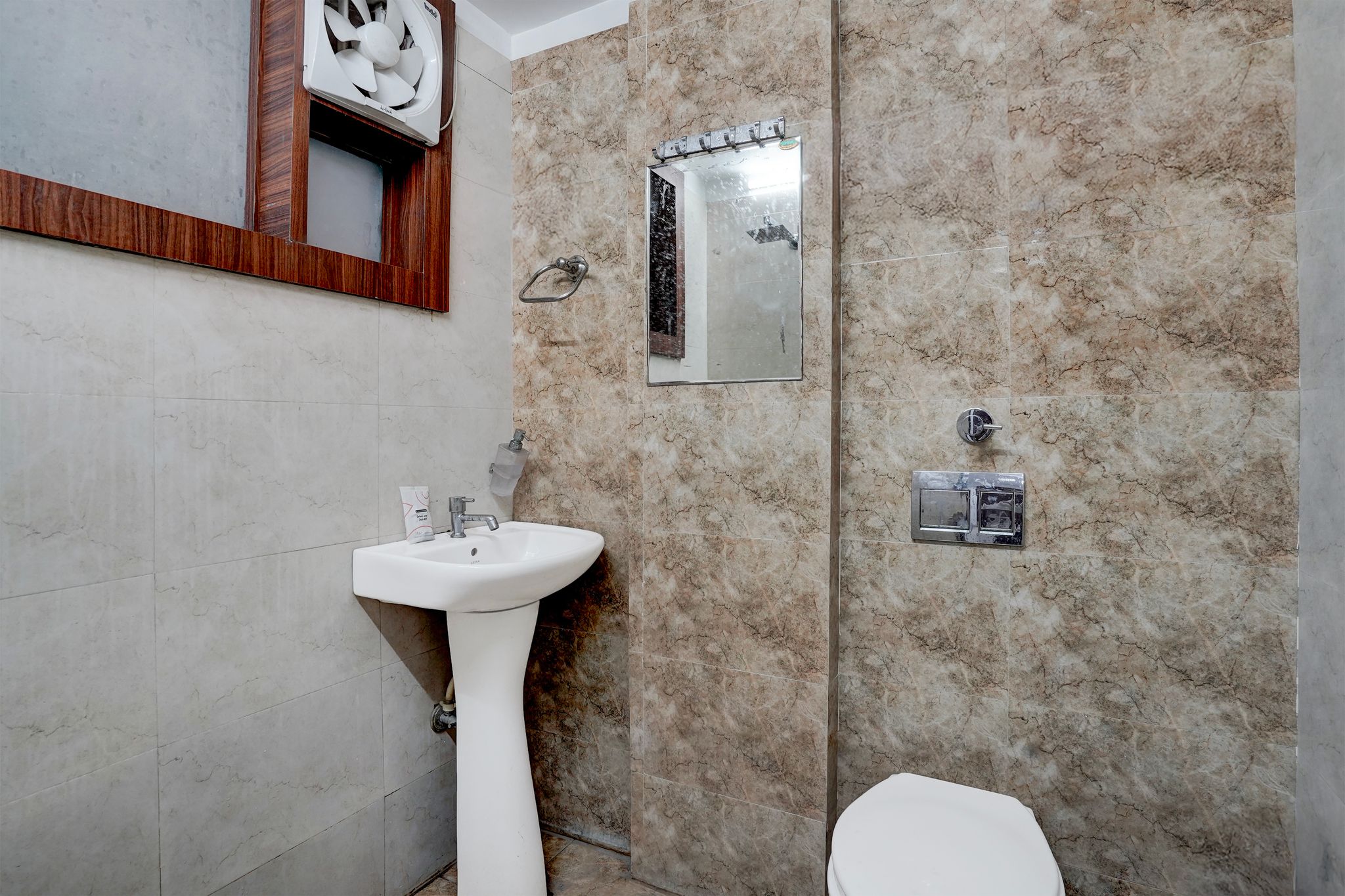 Collection O Mall Road Bathinda Formerly Hotel Galaxy Classic 13