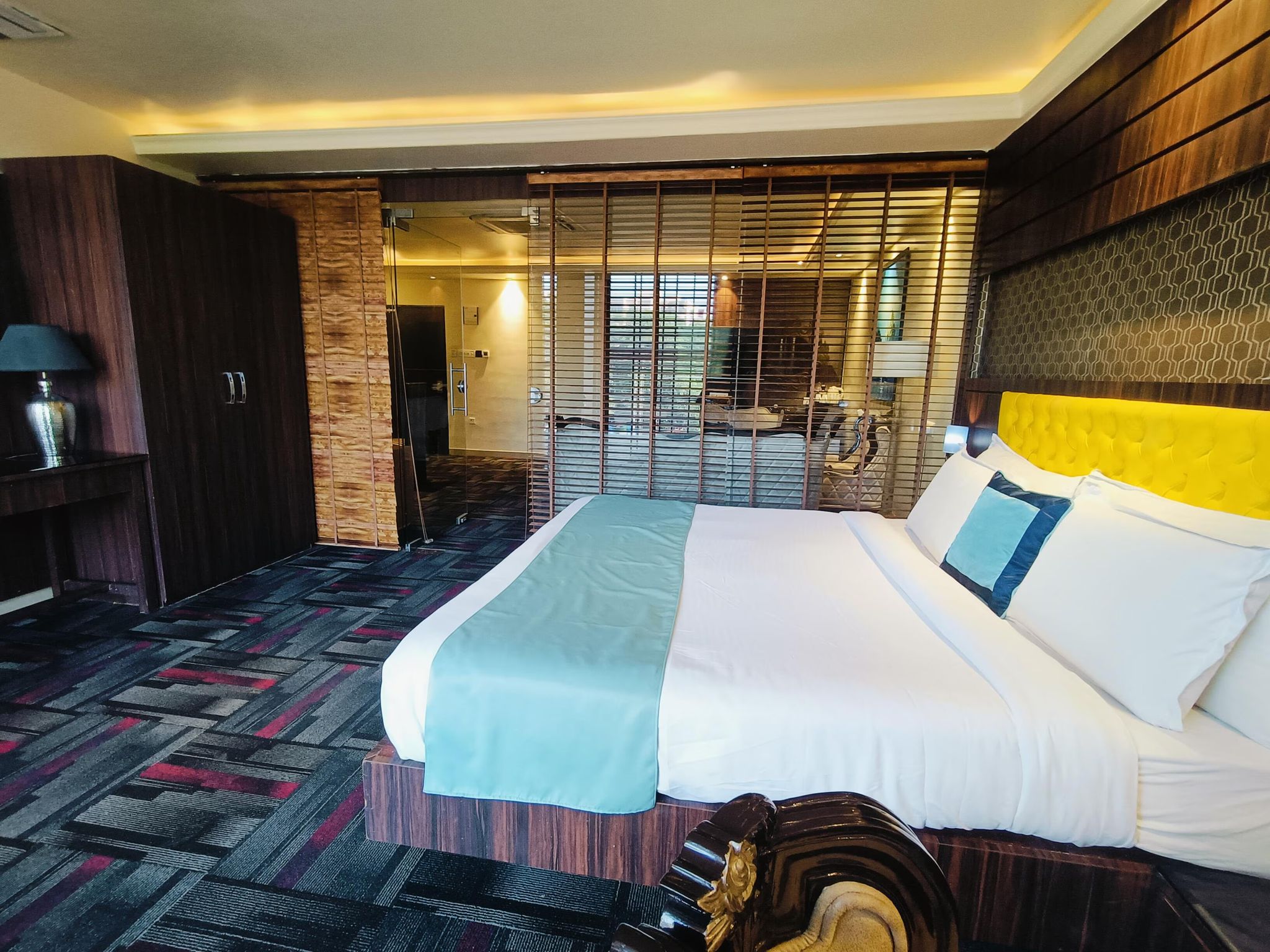 Vatika Premier Hotel Deluxe DBL Twin