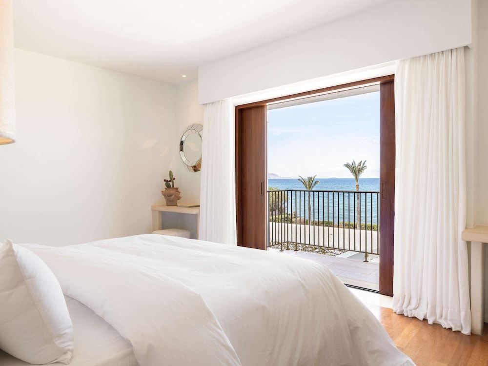 Amirandes 2-Bedroom Dream Villa with Courtyard, Sea view & Private Pool
