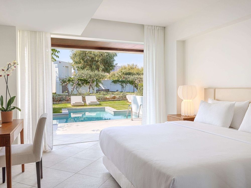2-Bedroom Family Suite Garden View Private Pool
