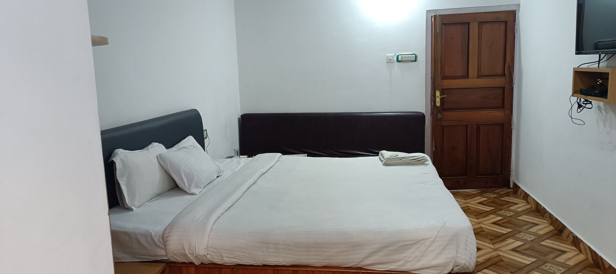 Hotel Assembly Deluxe Room 2