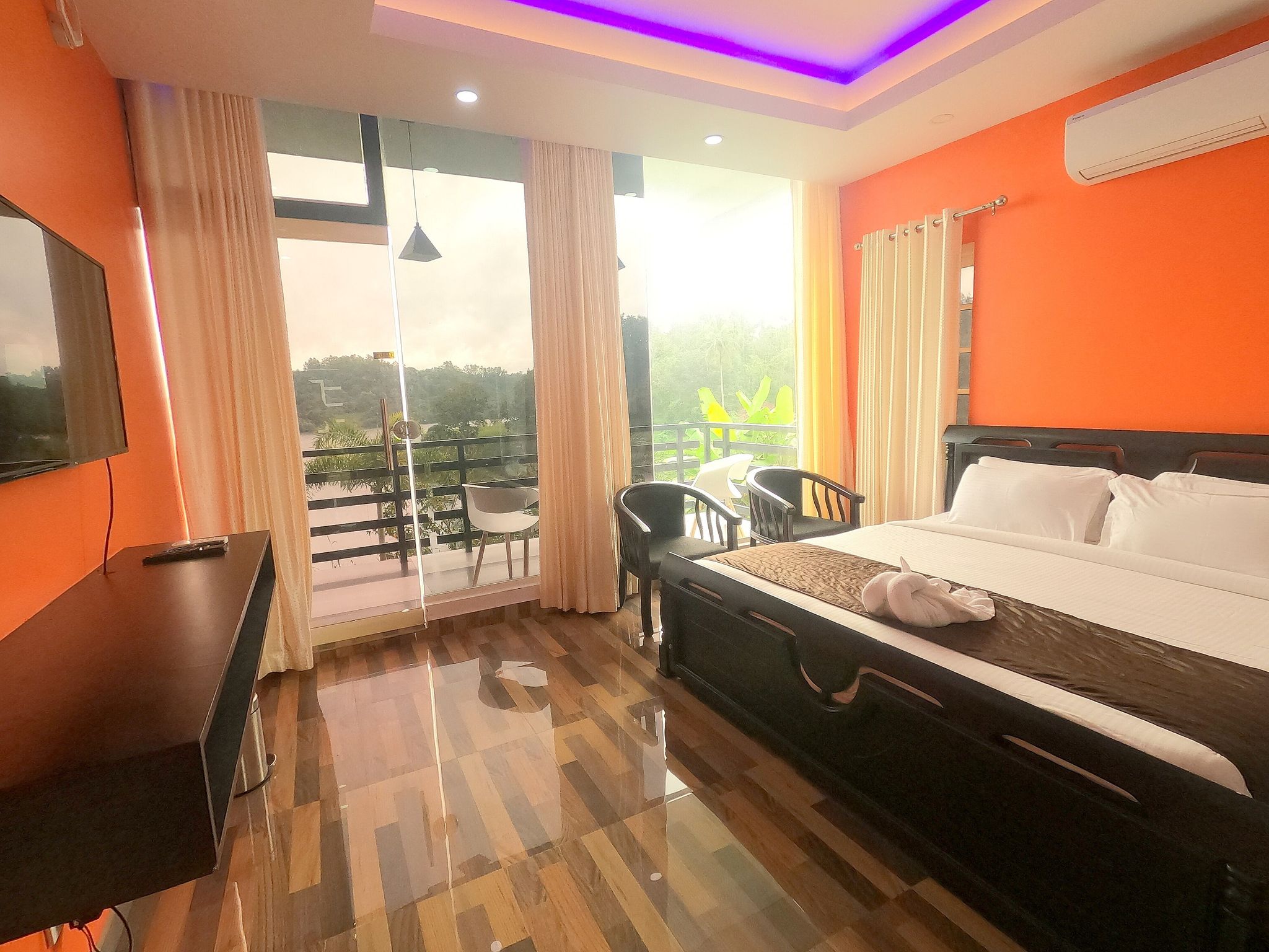 Casa Lake View Resort Lake View Superior Room AC 2