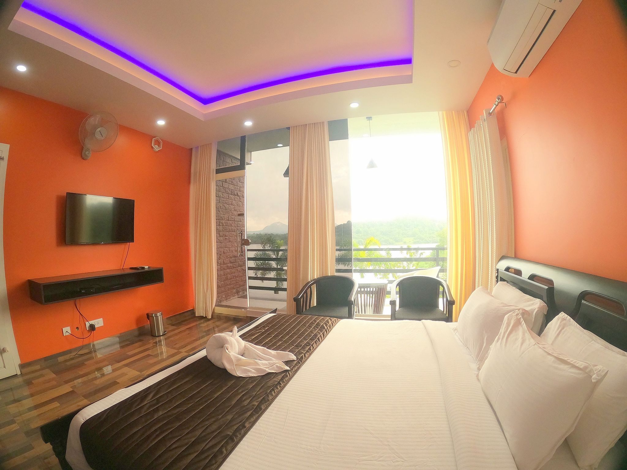 Casa Lake View Resort Lake View Superior Room AC 7