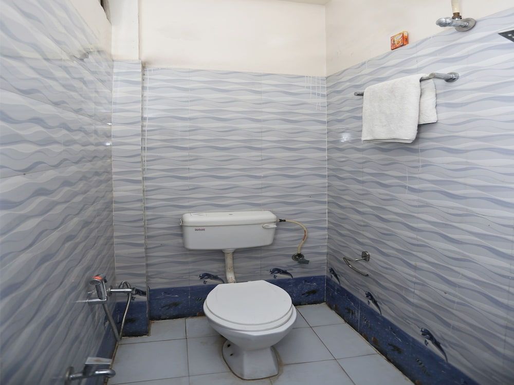 OYO 13095 Ganesh Mangal Guest House Double or Twin Room 6