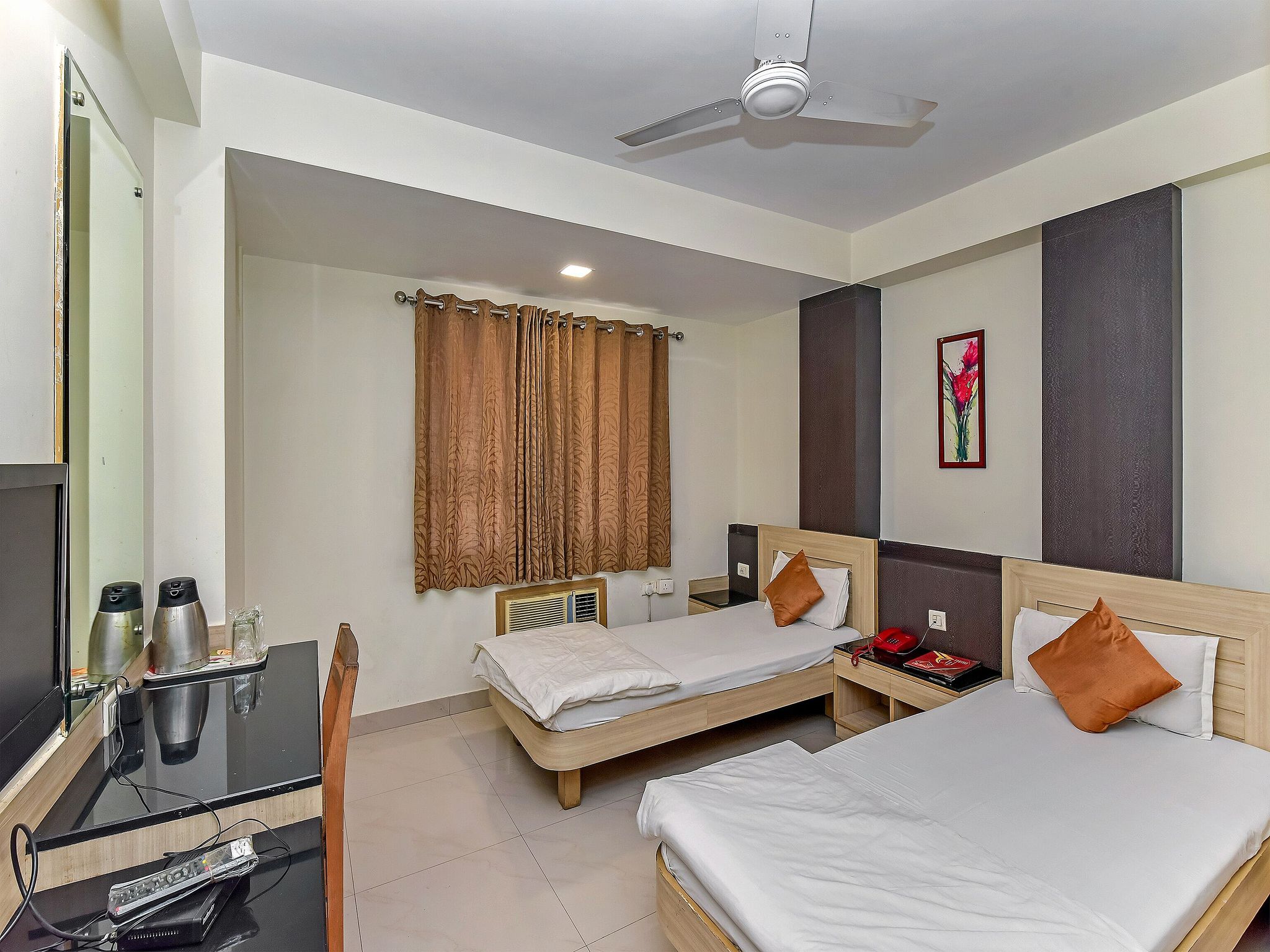 Hotel Mayuri Deluxe Room - Double Occupancy 2