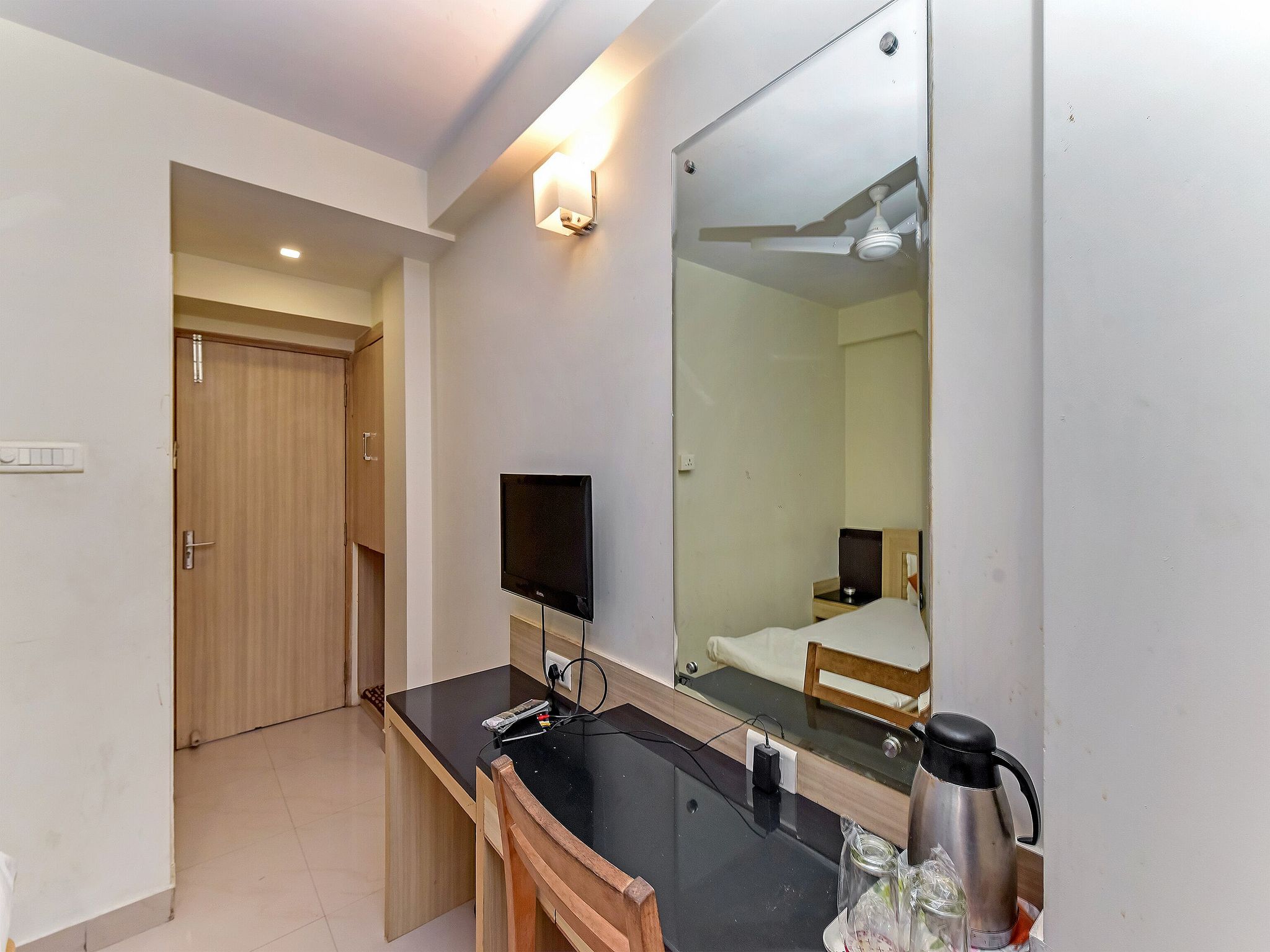 Hotel Mayuri Deluxe Room - Double Occupancy 9