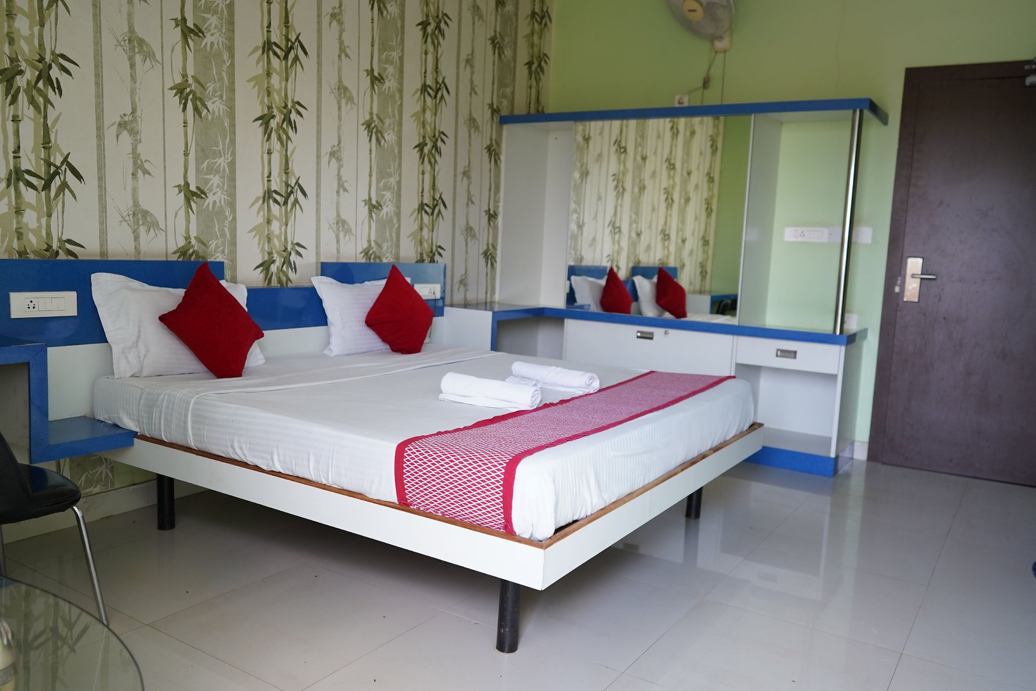 Deluxe A/C Room