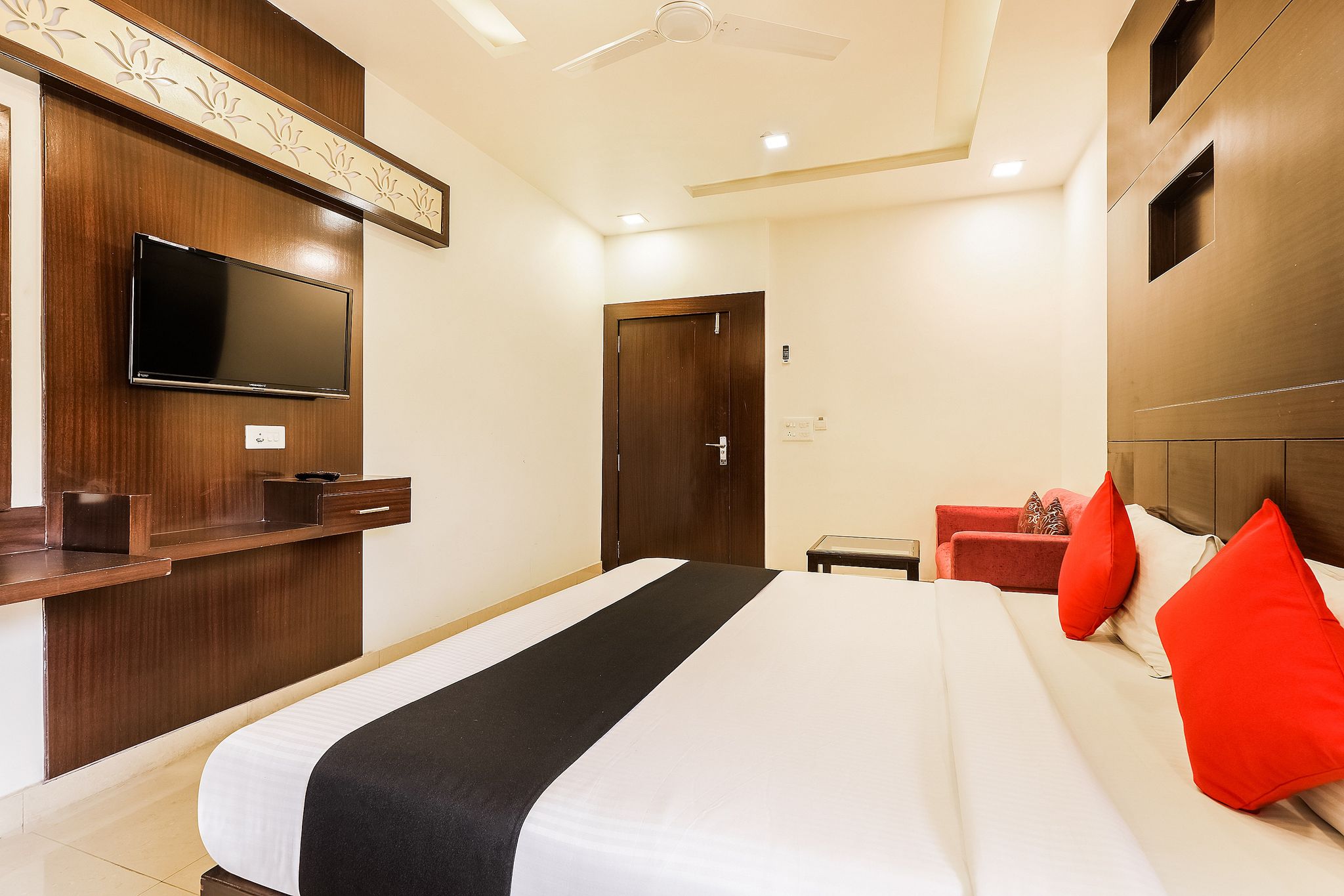 Super Townhouse Lalghati Near Airport Classic 12