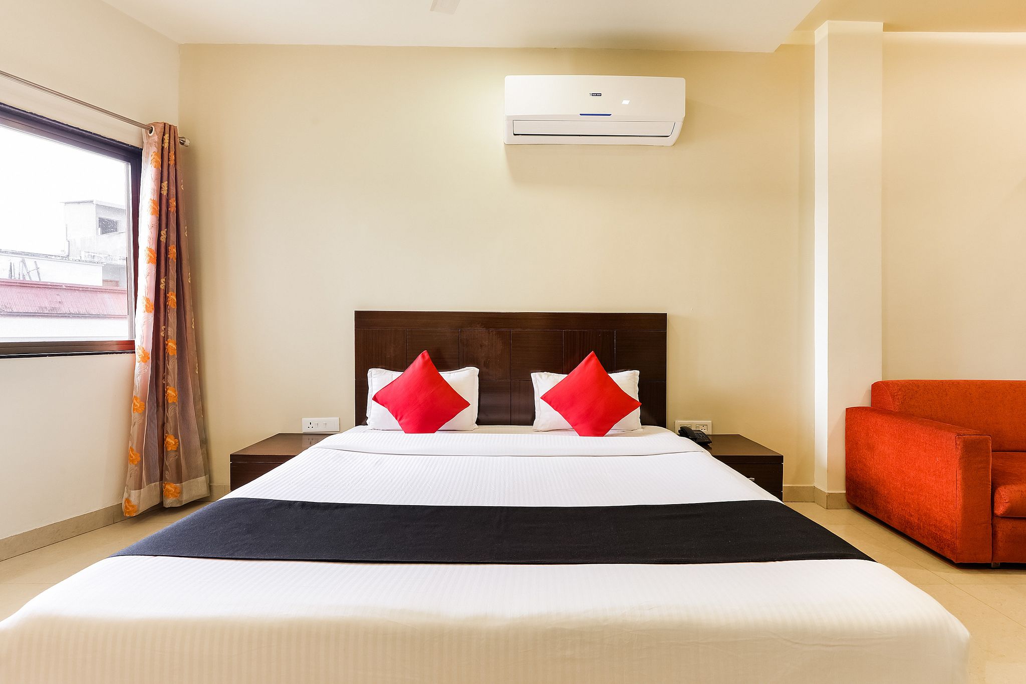 Super Townhouse Lalghati Near Airport Classic 3