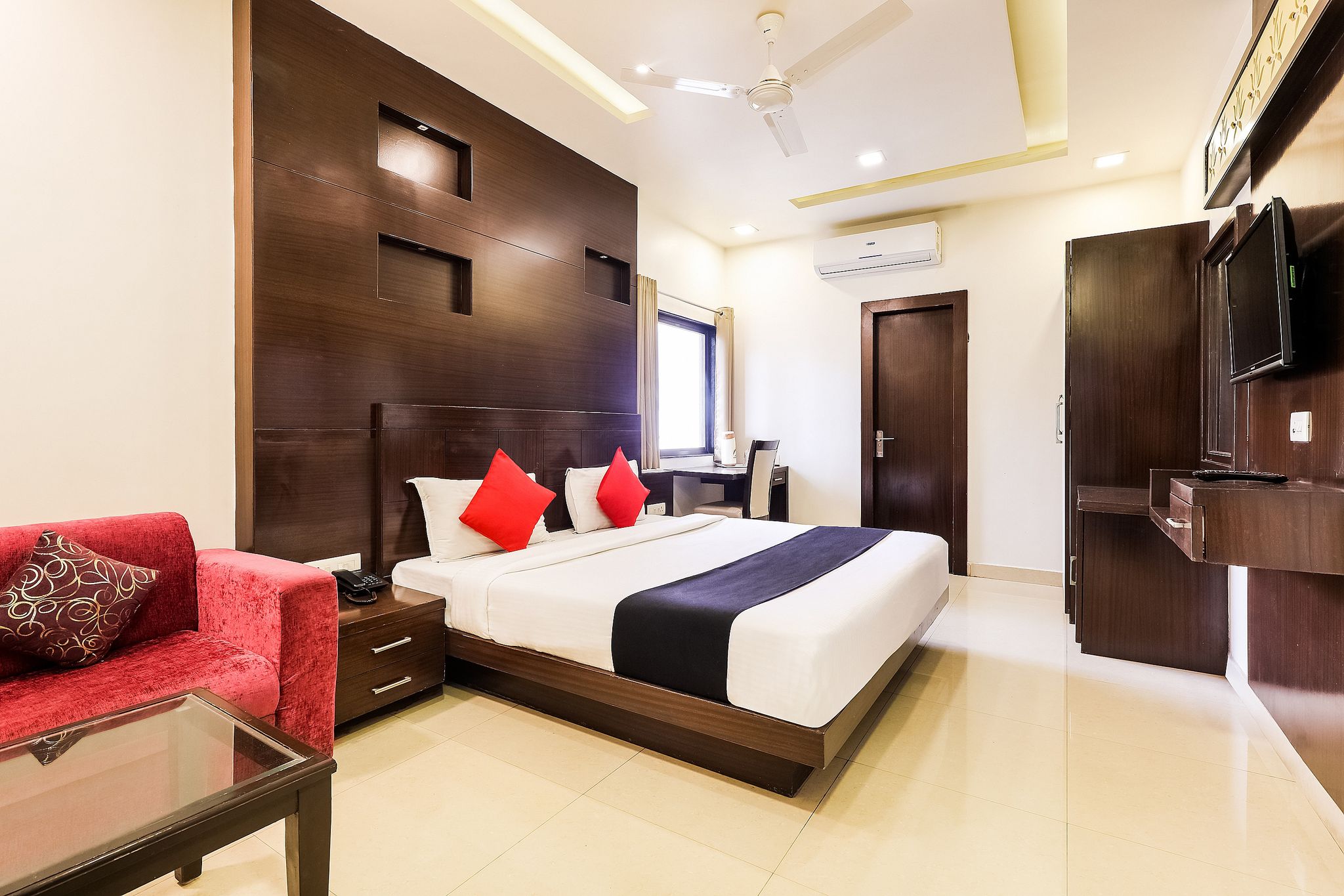 Super Townhouse Lalghati Near Airport Classic 4