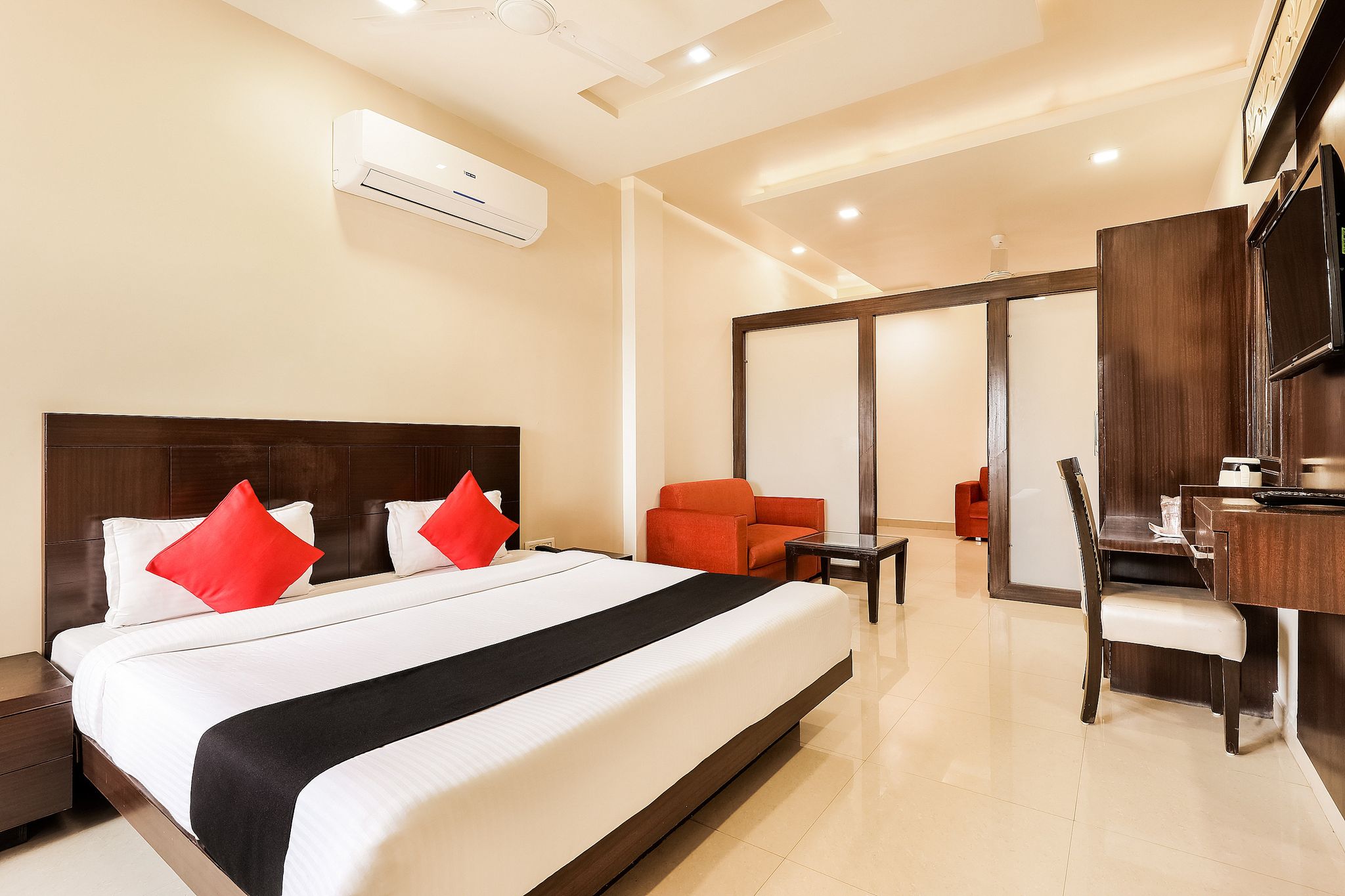 Super Townhouse Lalghati Near Airport Classic 10