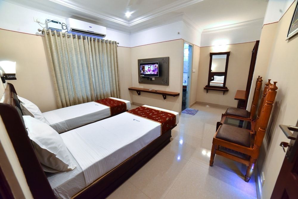 Hotel Vashanth Krishna STANDARD ROOM 2