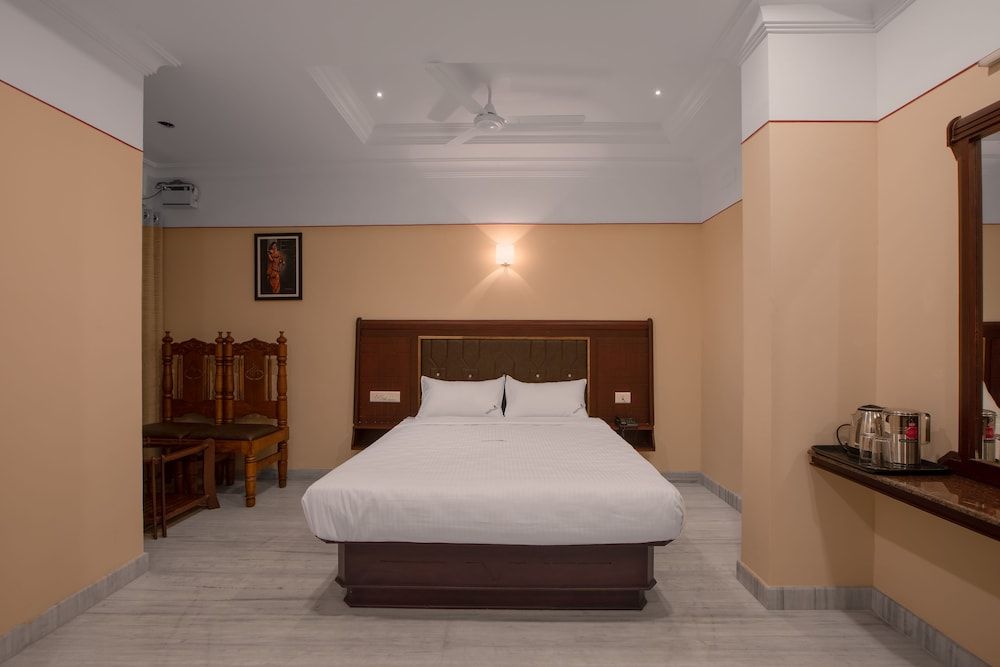 Hotel Vashanth Krishna STANDARD ROOM 3