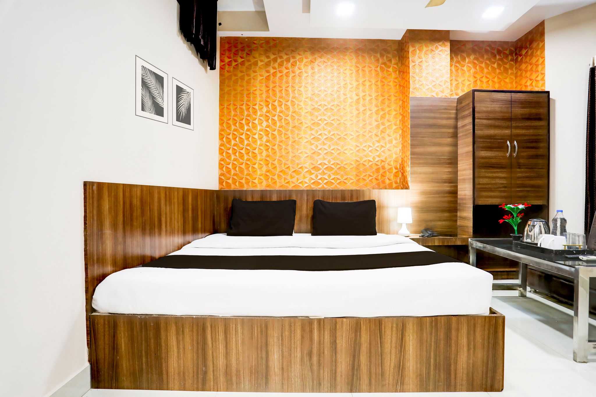 Hotel swarat EXECUTIVE ROOM