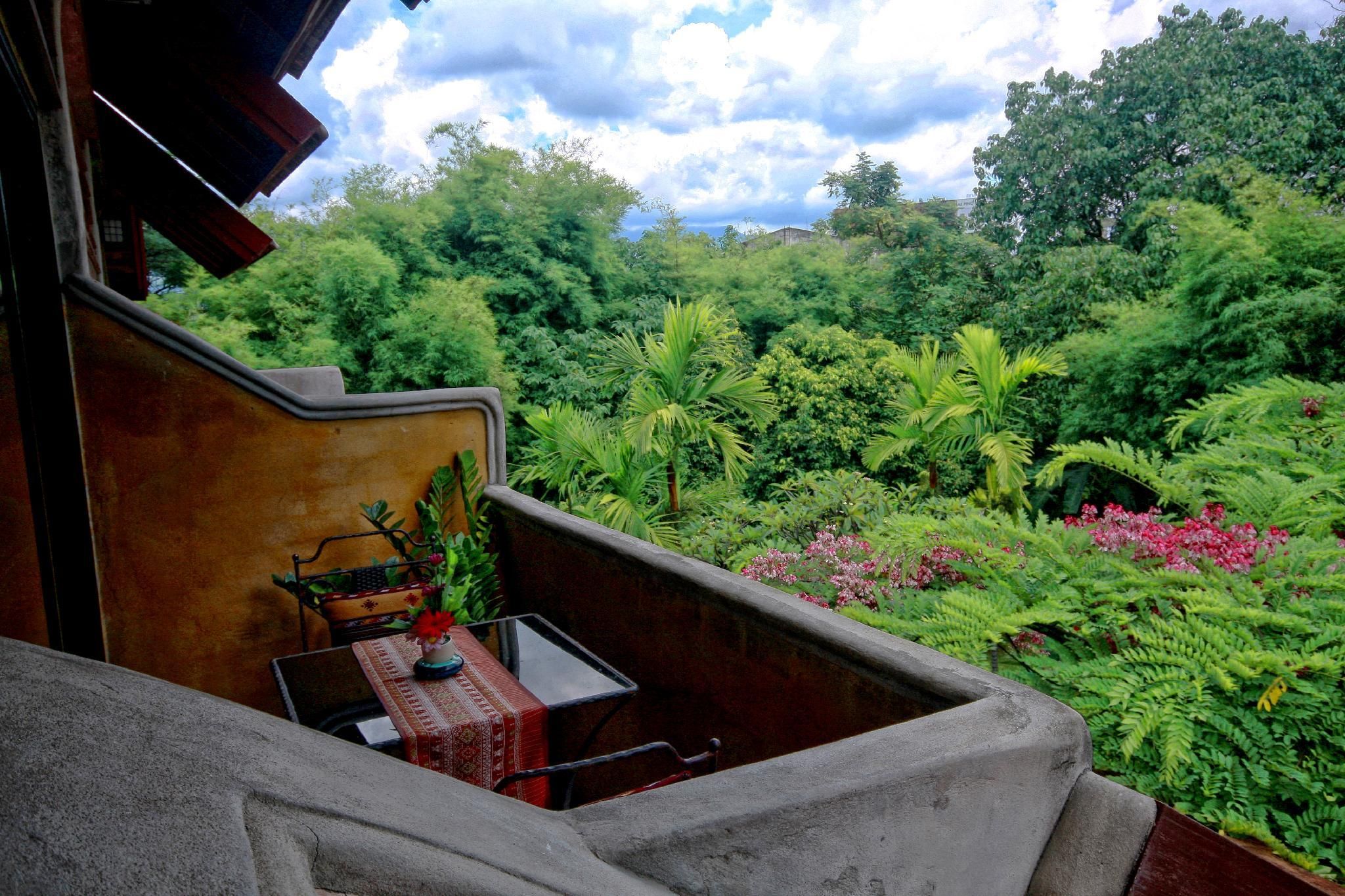 undefined Yaang Come Village 8