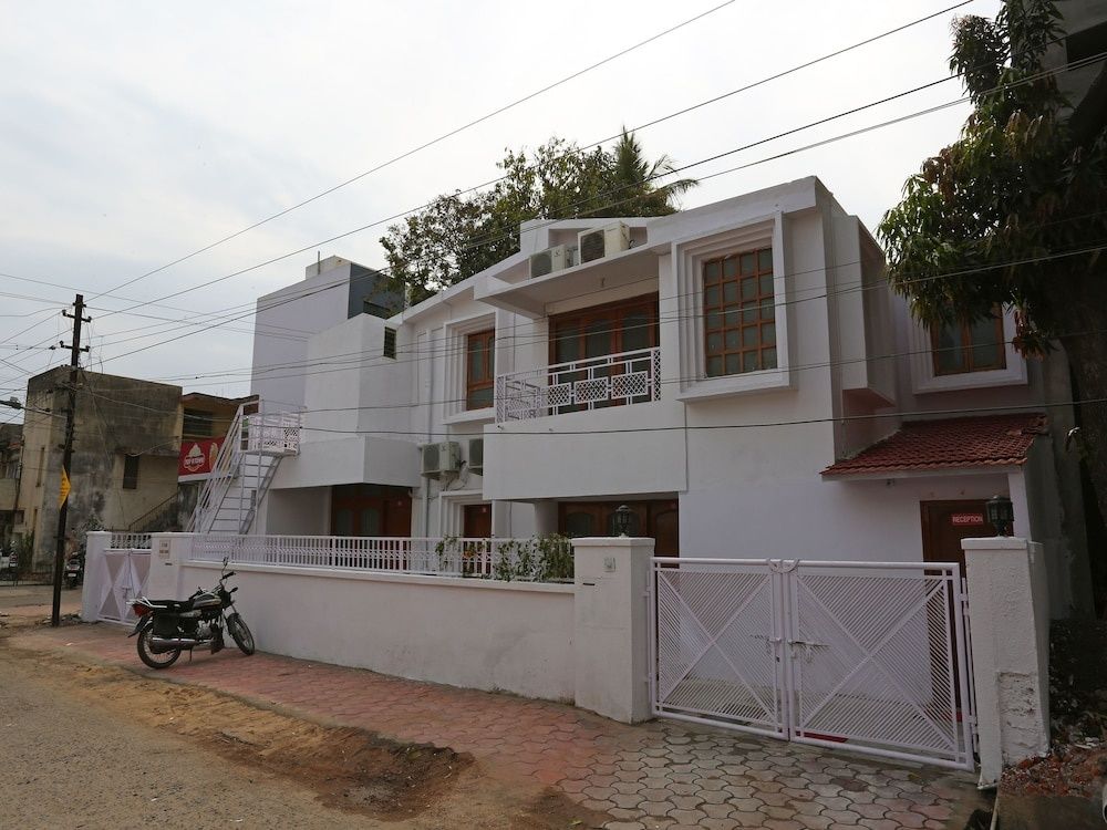 undefined OYO 12228 Colonel corner 2