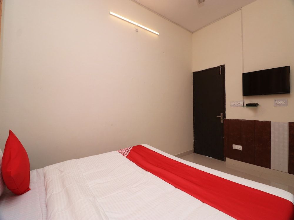 OYO 24466 Rio 7 Guest House Double or Twin Room 8