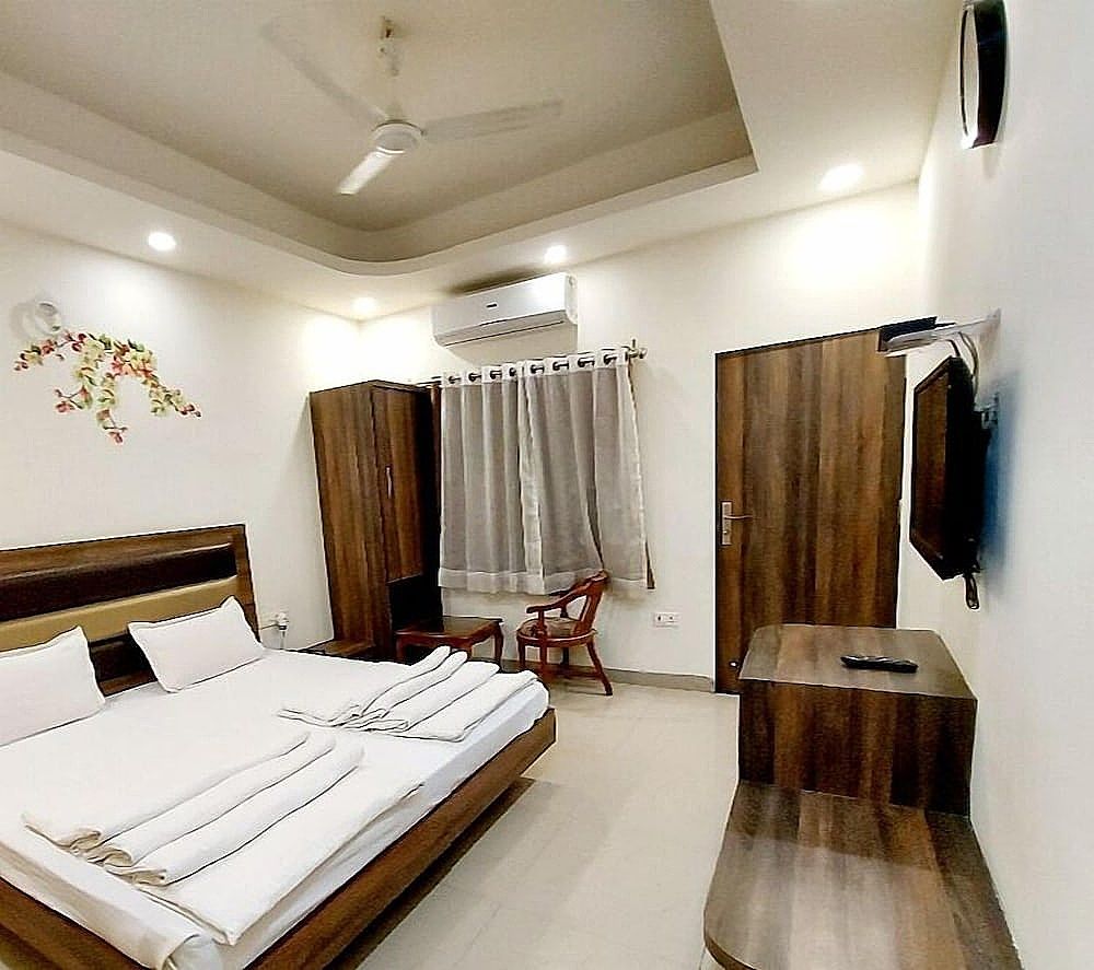 Hotel Smart Room By Shree Vatika Classic Room