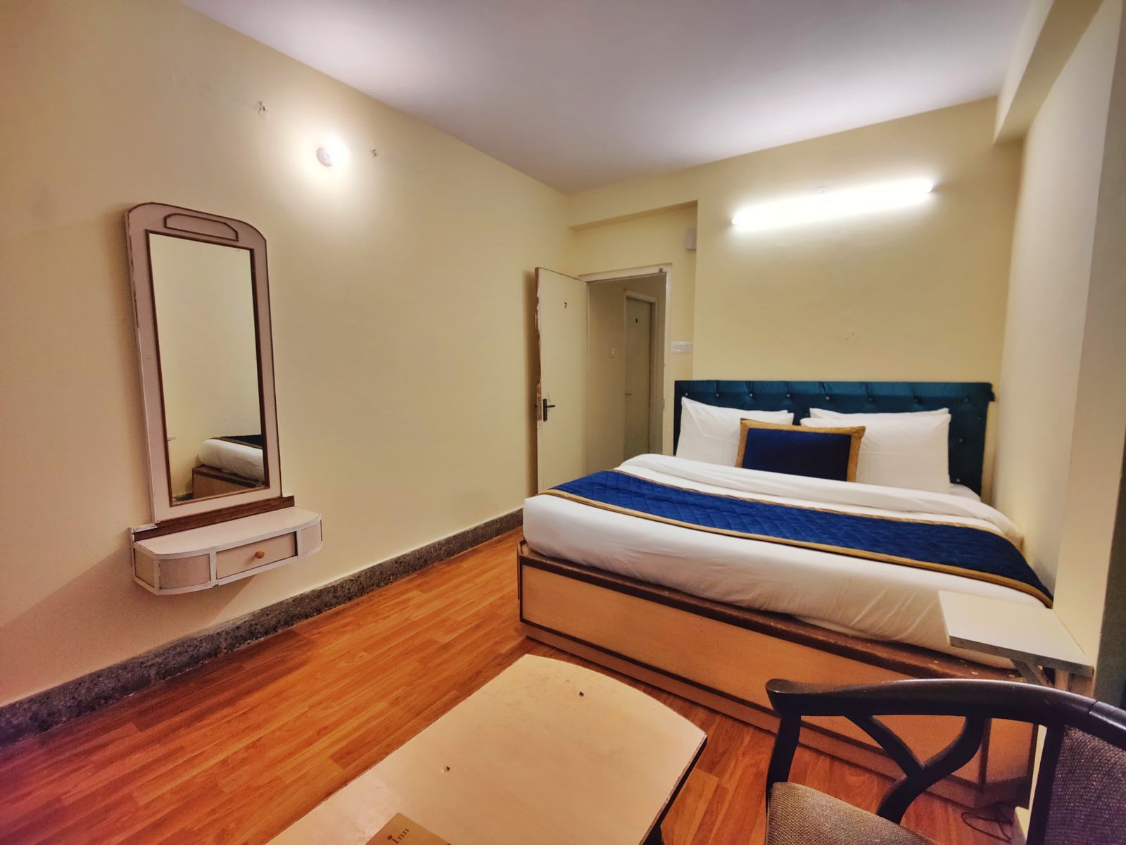 Ashoka Inn Deluxe -Twin Bedded Non Smoking 2