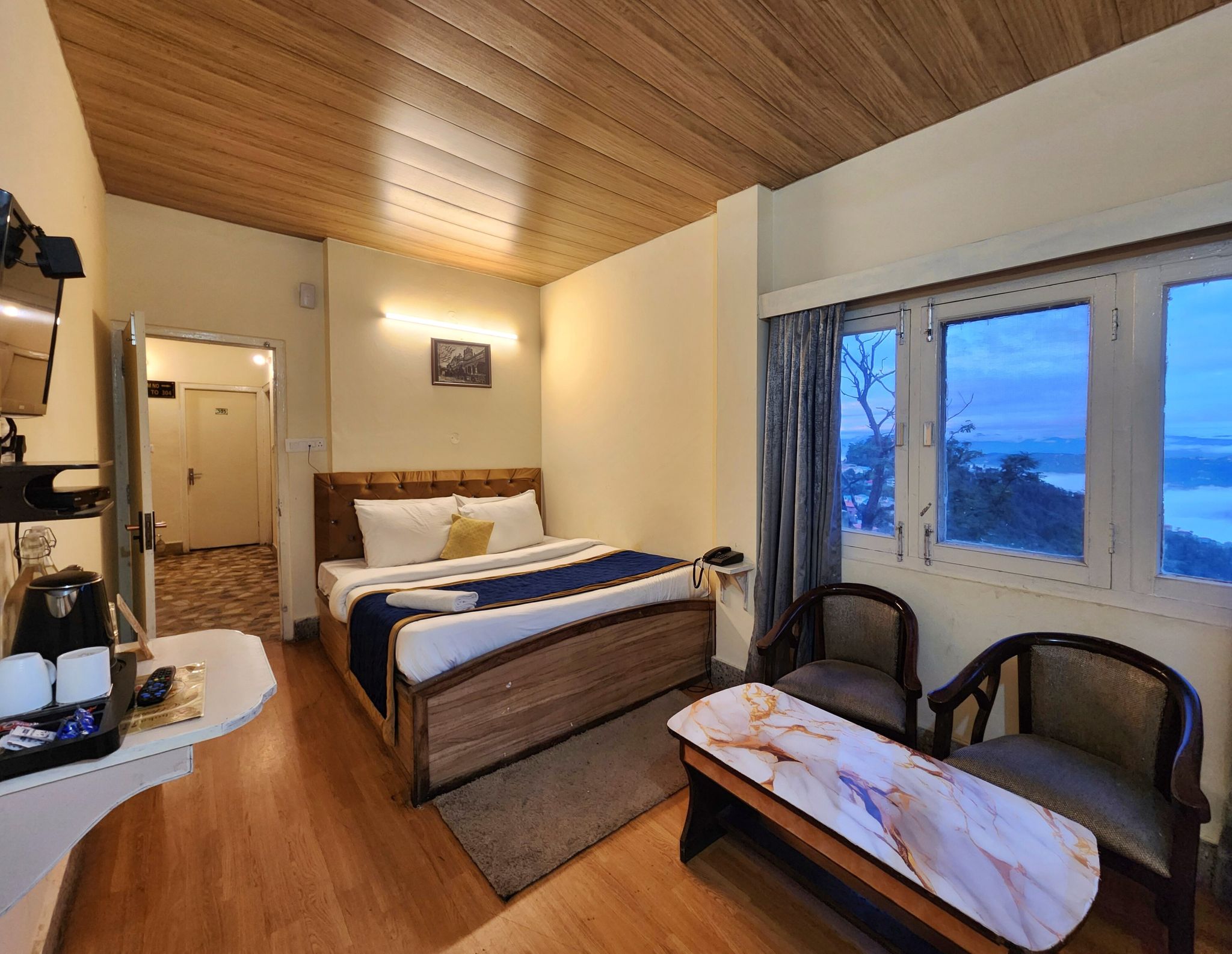 Ashoka Inn Deluxe -Twin Bedded Non Smoking 4