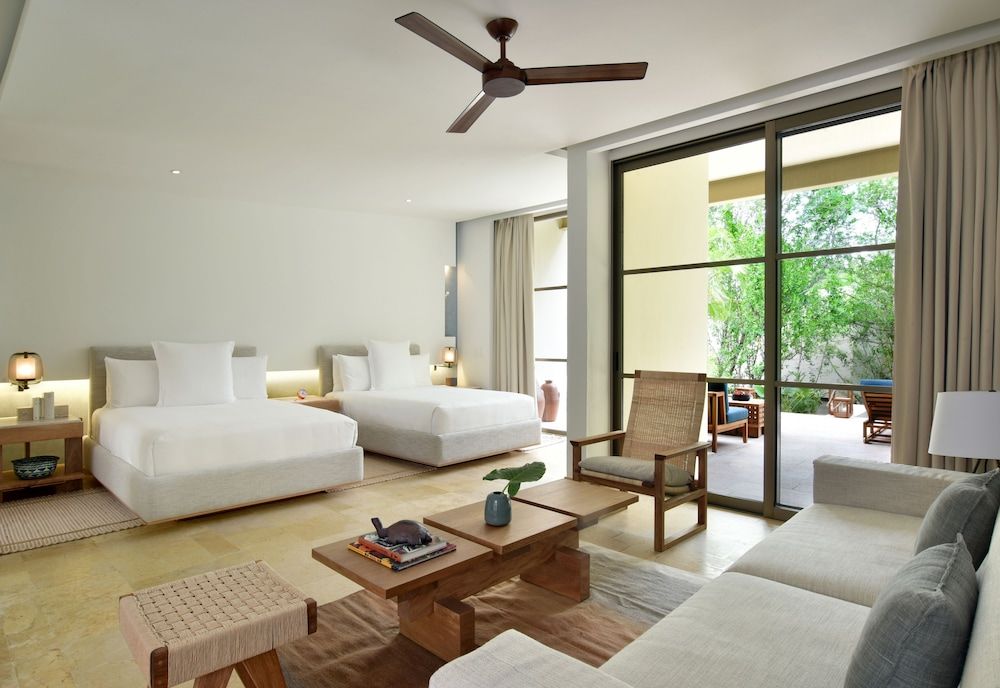 Studio Suite, 2 Queen Beds (Lagoon)