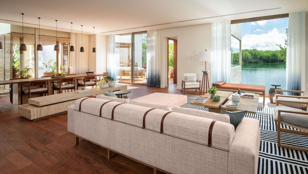 Presidential Suite, Beachfront (Lagoon)