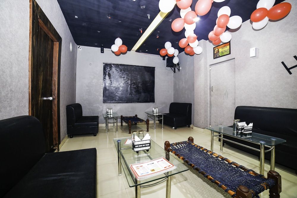 undefined OYO 29773 C P Palace 4