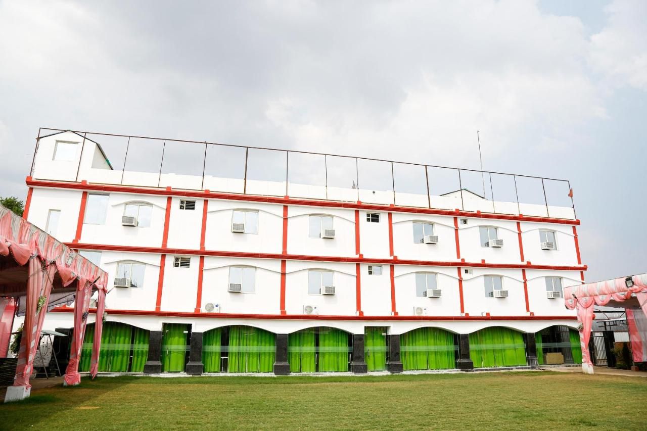 Hotel Exterior