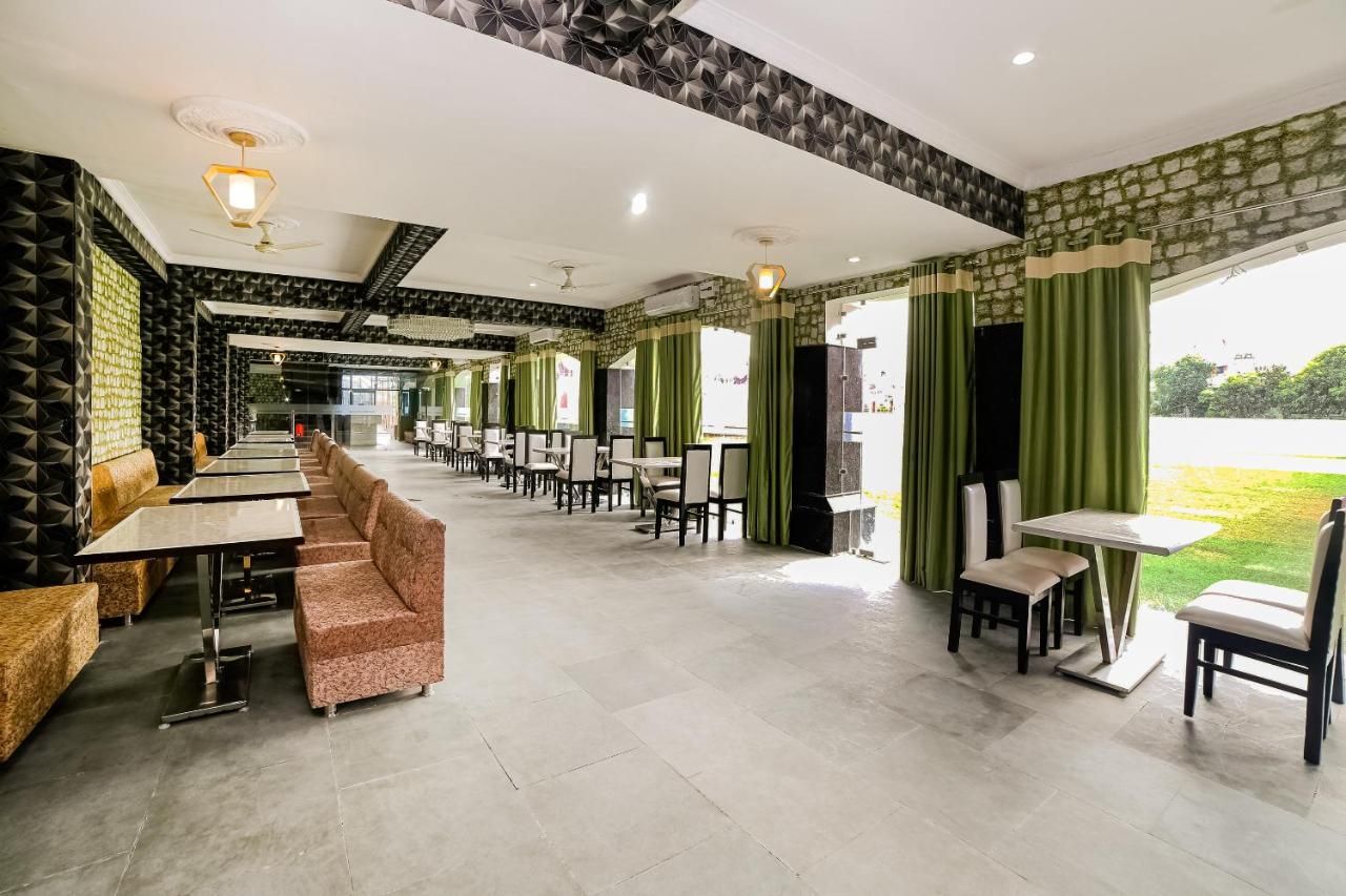 Food & Dining